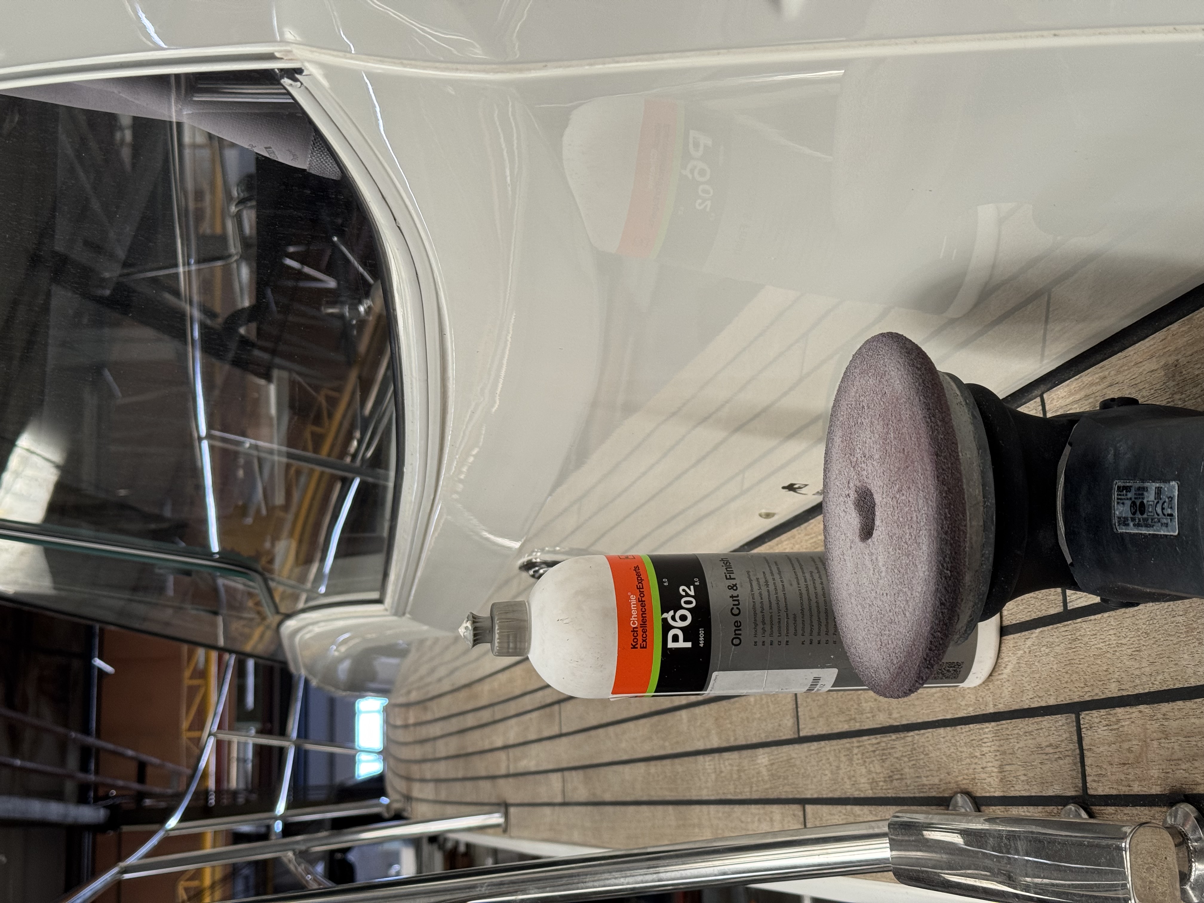 Polering af båd med Koch Chemie P6.02